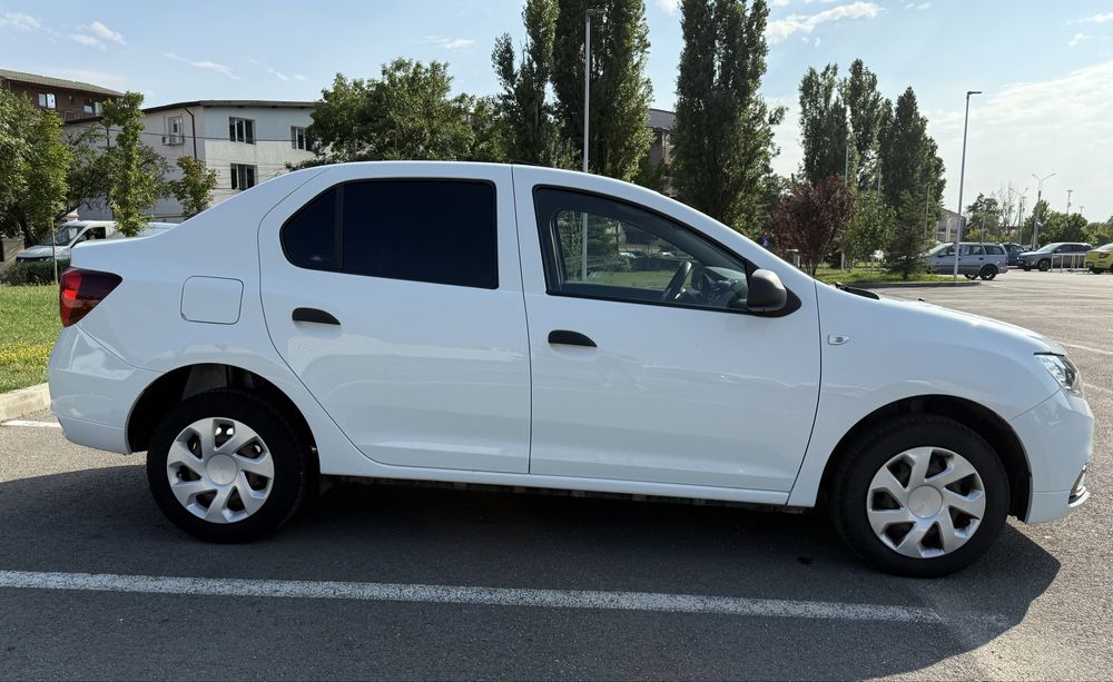 Dacia Logan doar 49.000 km, stare noua