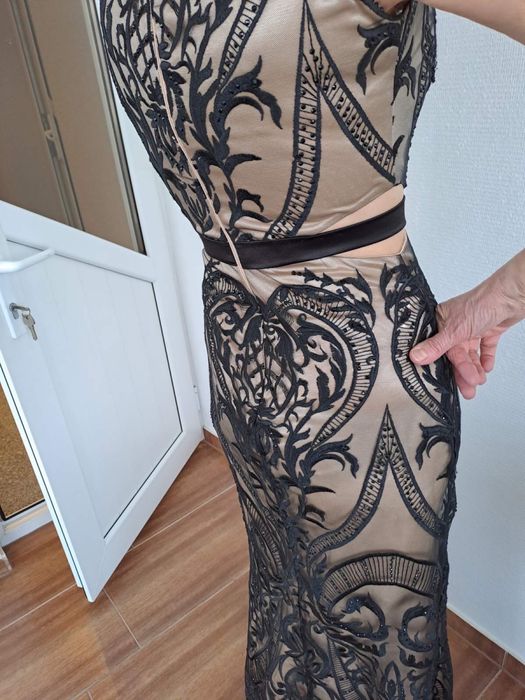 Официална черна рокля с камъчета и бродерия