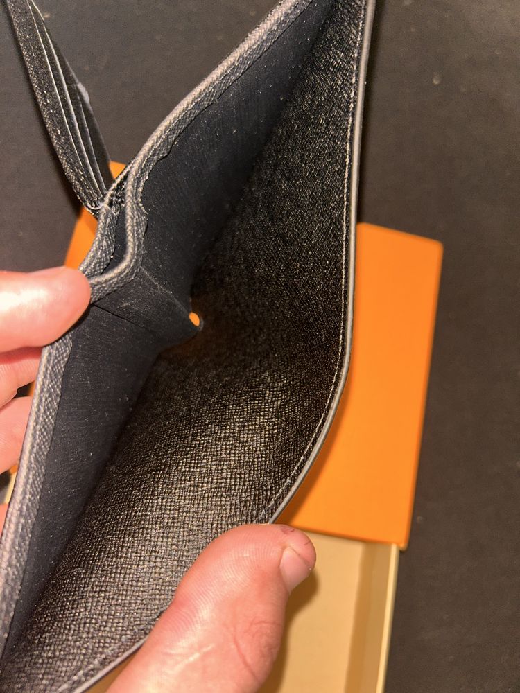 Louis Vuitton портмонета