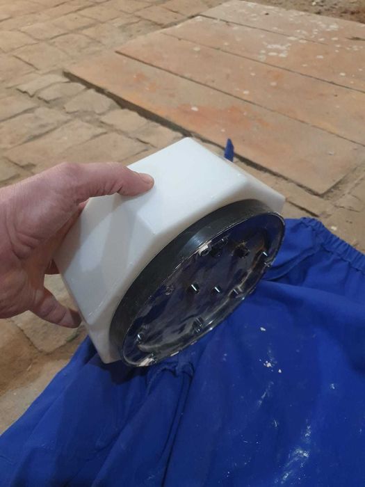 Plafoniera octogonala alba, de sticla