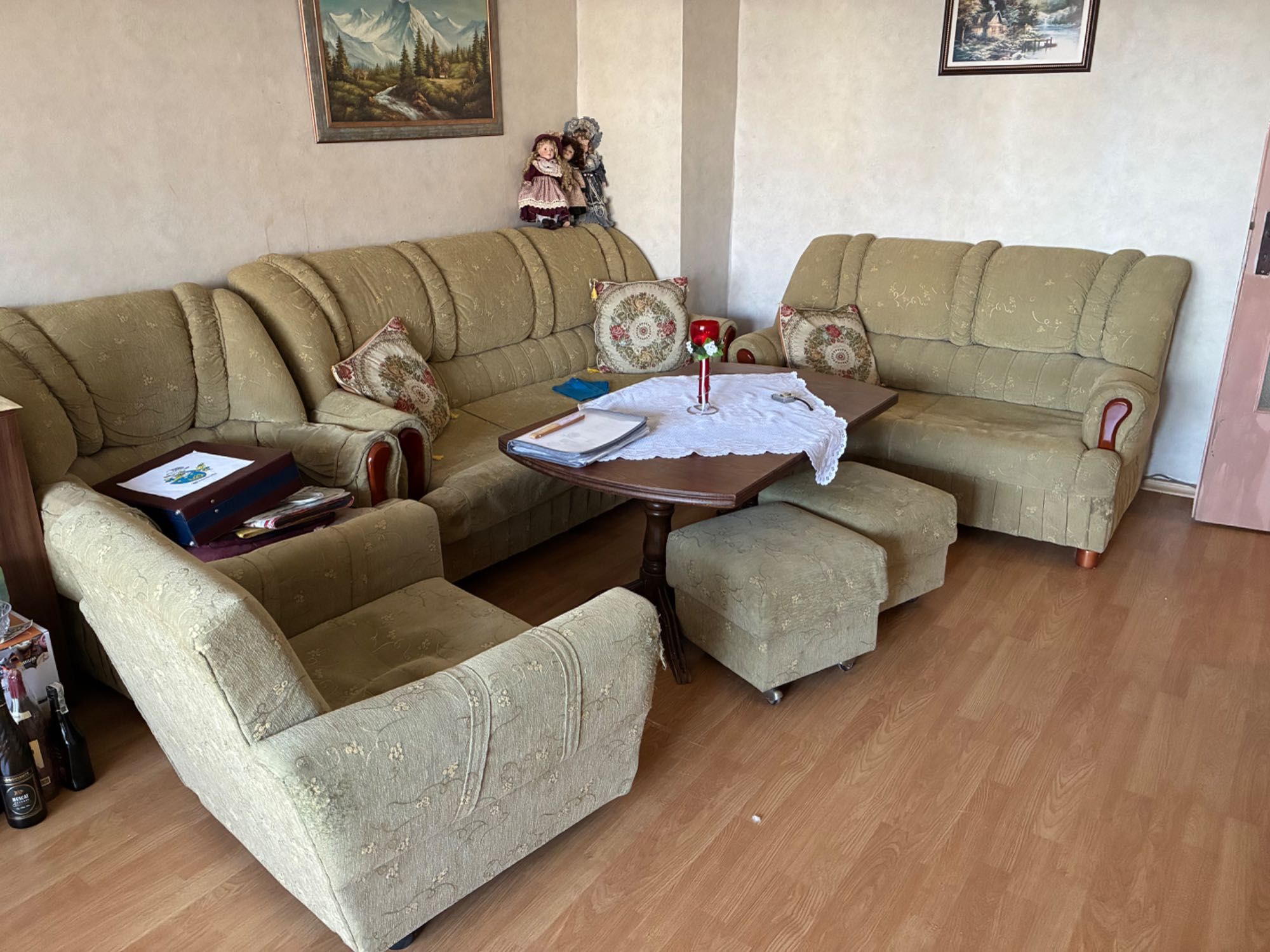 Холна гарнитура използвана