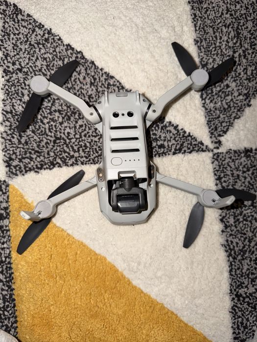 Дрон DJI Mini 2 Fly More Combo