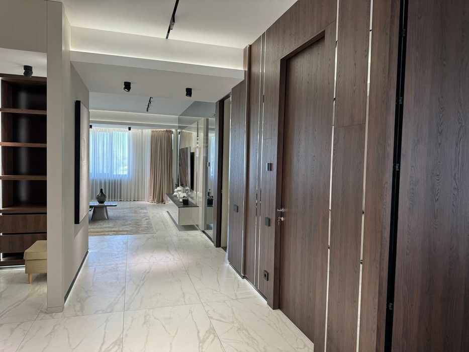 Продаётся 3-комнатная квартира в элитной новостройке на ул. С. Азимов