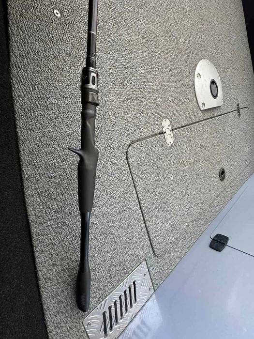 Продавам Savage Gear Vertical 160/131 + Shimano Metanium DC 71HG