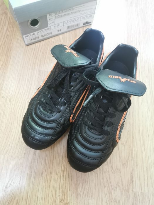 Детски спортни бутонки