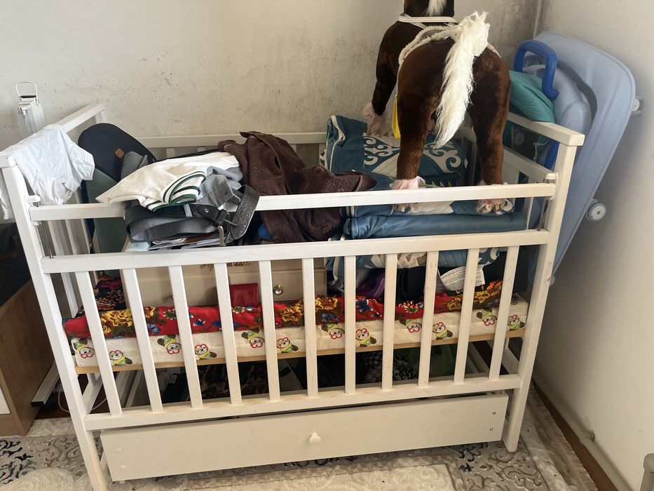 Кровать детский и матрасик зодунок в подарок