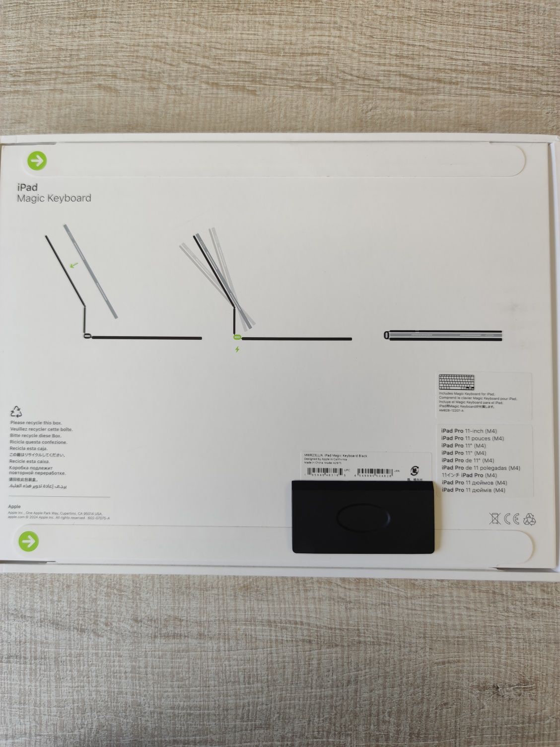 Apple iPad Pro 13-inch M4 Magic Keyboard  2024 Black White