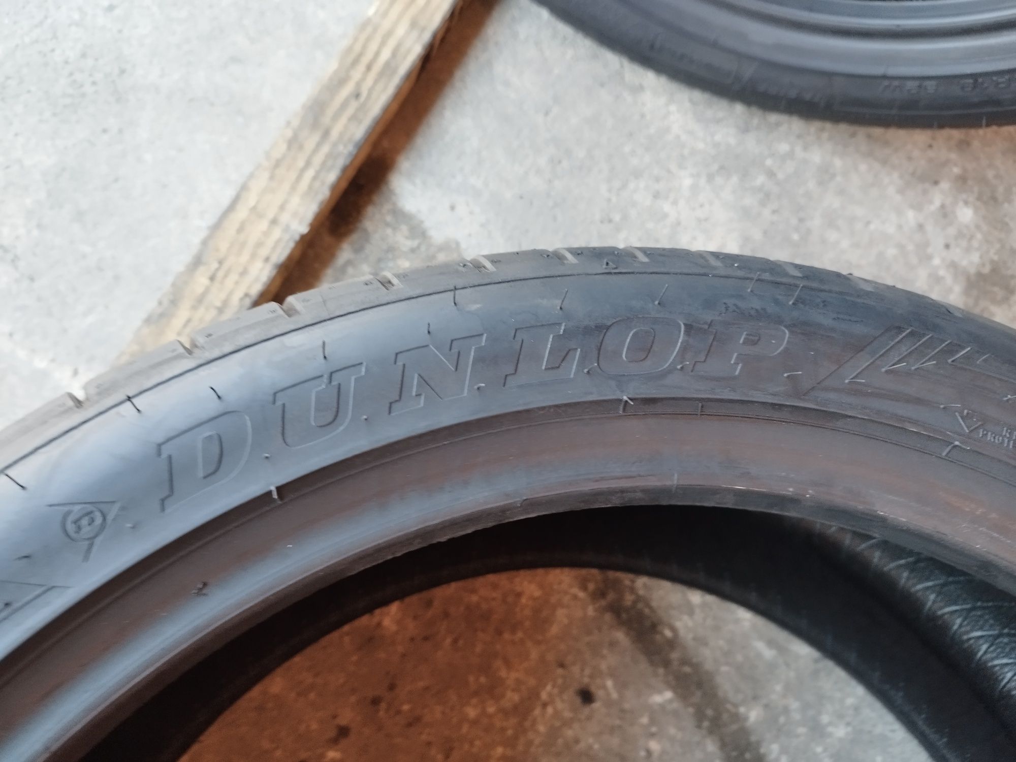 4 anvelope de vară ca si noi Dunlop RFT 225/45/19