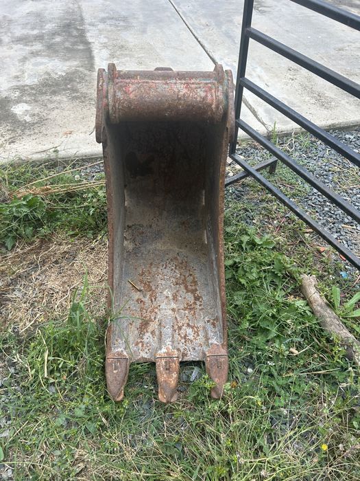 Vand 3 cupe 2 de 30 si una de 60