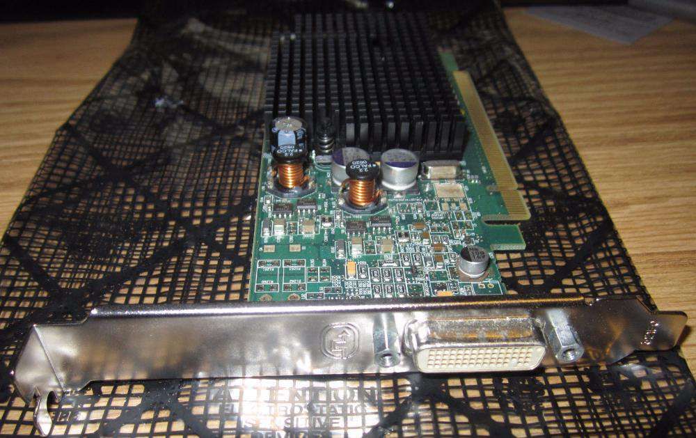 Placa video Dual Monitor (DMS-59) - Dell ATI PCI-E cn-0f9595