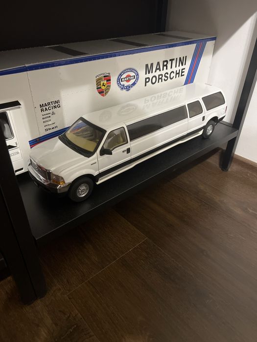 Продавам коли 1/18