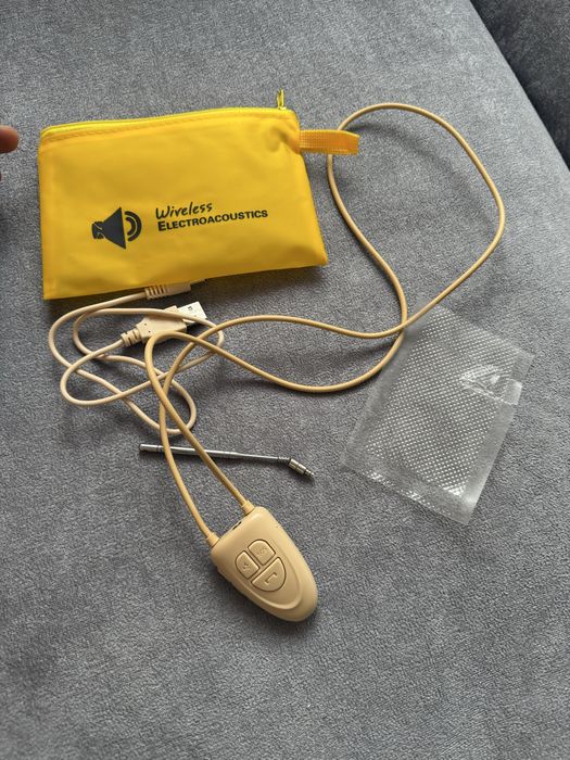 НОВ. Бръмбар. Слушалка за преписване.