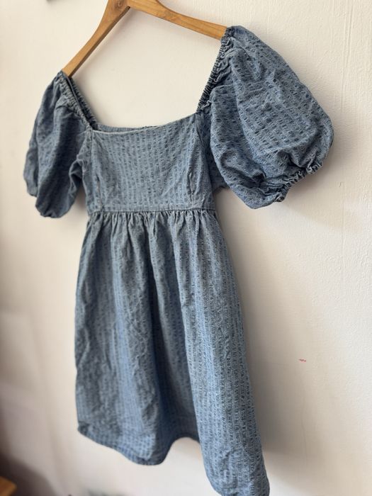Rochie levi’s cu maneci bufante