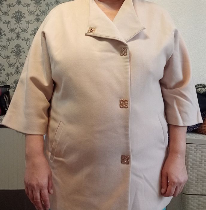 Продам женское полупальто 10.000