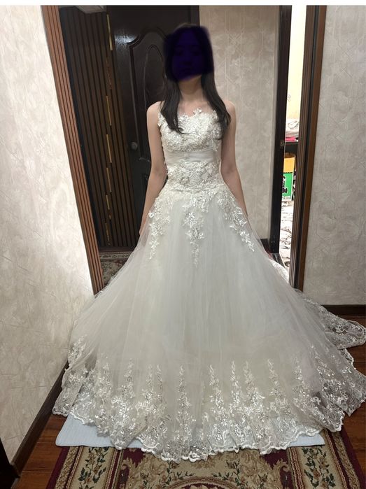 kelin ko'ylak chiroyli urinmagan