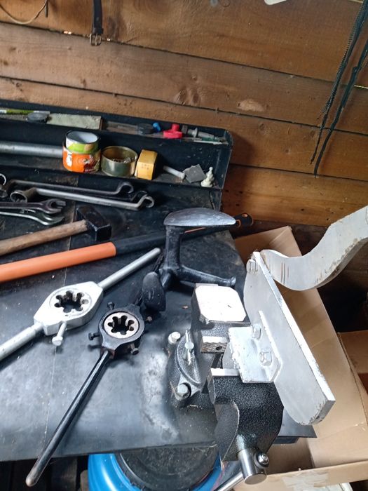 Vand banc,masa,menghina,filiere apa gaz,ghilotina,nicovala,compresor