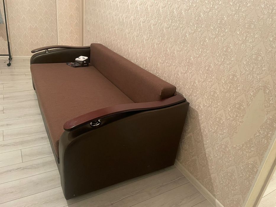 Продам диван б/у хорошем состоянии