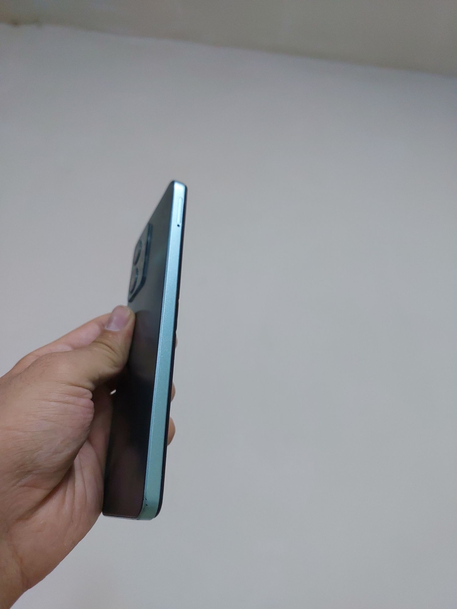 Redmi not  12 128 gb  holati yaxshi ishlashi zur