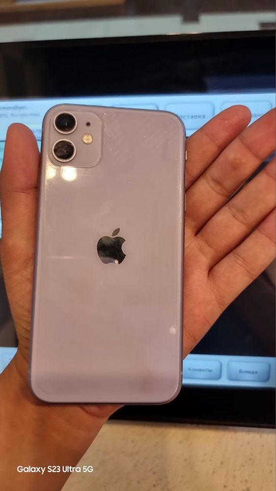 Iphone 11 telefoni sotiladi