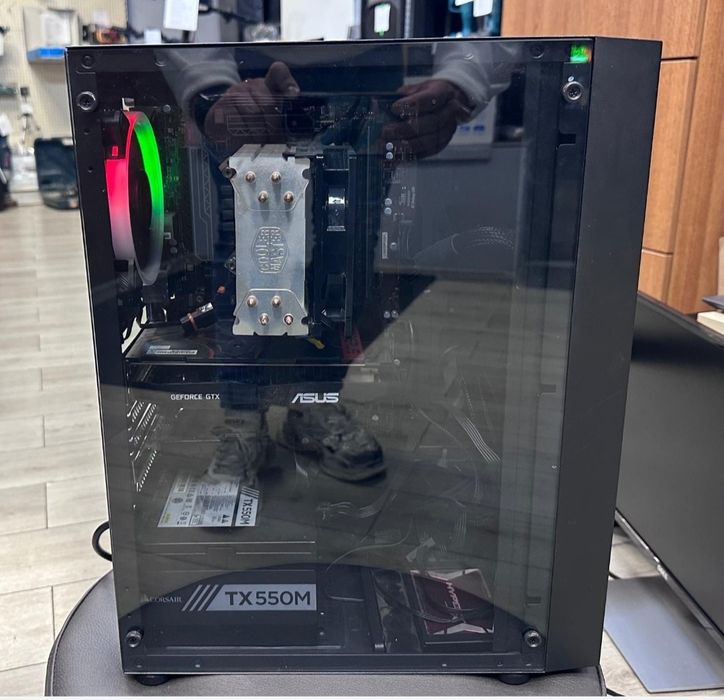 Amanet F28: Unitate PC Gaming i7 SSD 250GB nVidia GTX 1050 TI