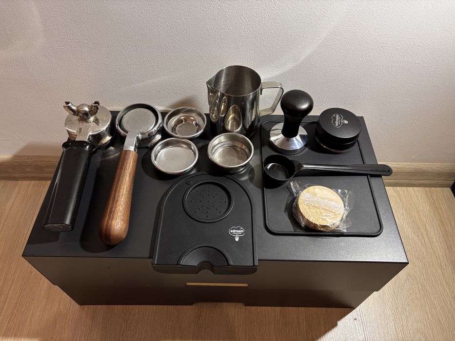 Espressor Gaggia Classic E24 + Rasnita Gaggia MDF M55 + accesorii