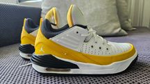 Маратонки Nike Jordan Max Aura 5 yellow 37,5