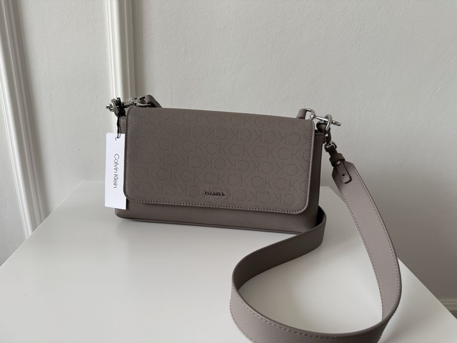 Дамска crossbody чанта Calvin Klein