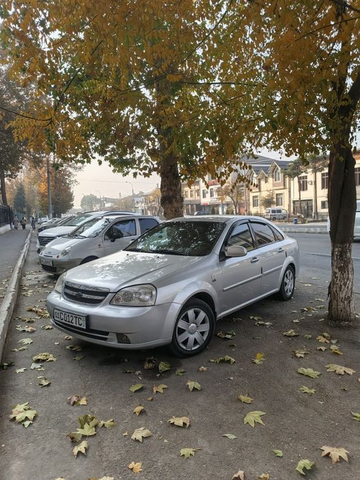 Lasetti 1.8 mexanika xolati yaxshi