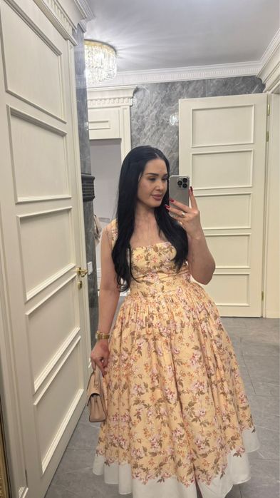 Женское коктейльное платье