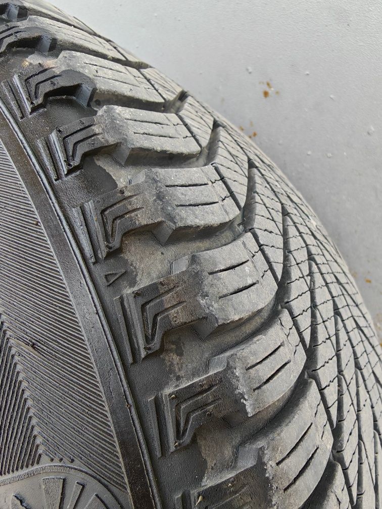 235 55 17 Goodyear всезезонни