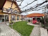 Pensiune / Casă de vânzare în Lazaret – 9 camere, 7 băi, 240 mp utili