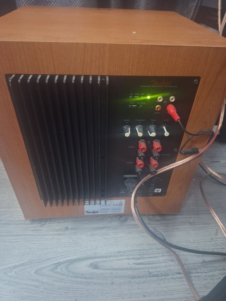 Vand statie+boxe+subwoofer