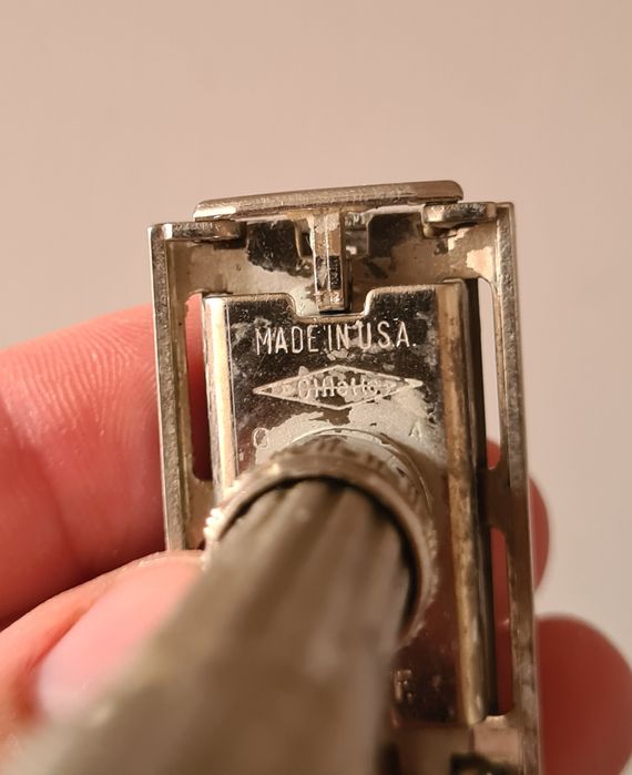 Aparat De Ras Gillette Clasic Ajustabil Barbierit Slim Classic