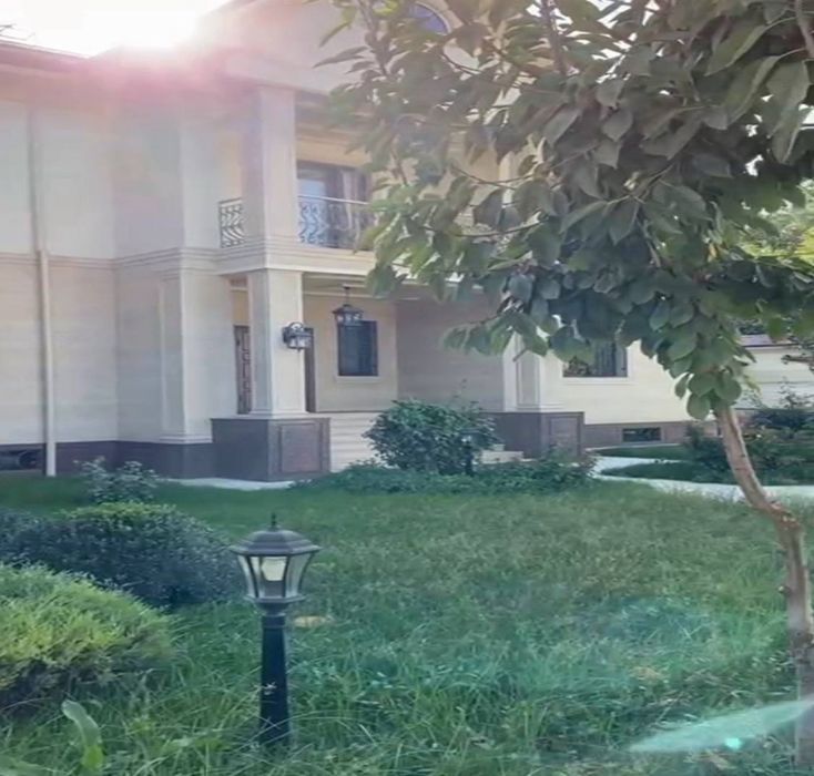 Продается Дом ( Центр Луначарского)10 соток, фасад 40м.