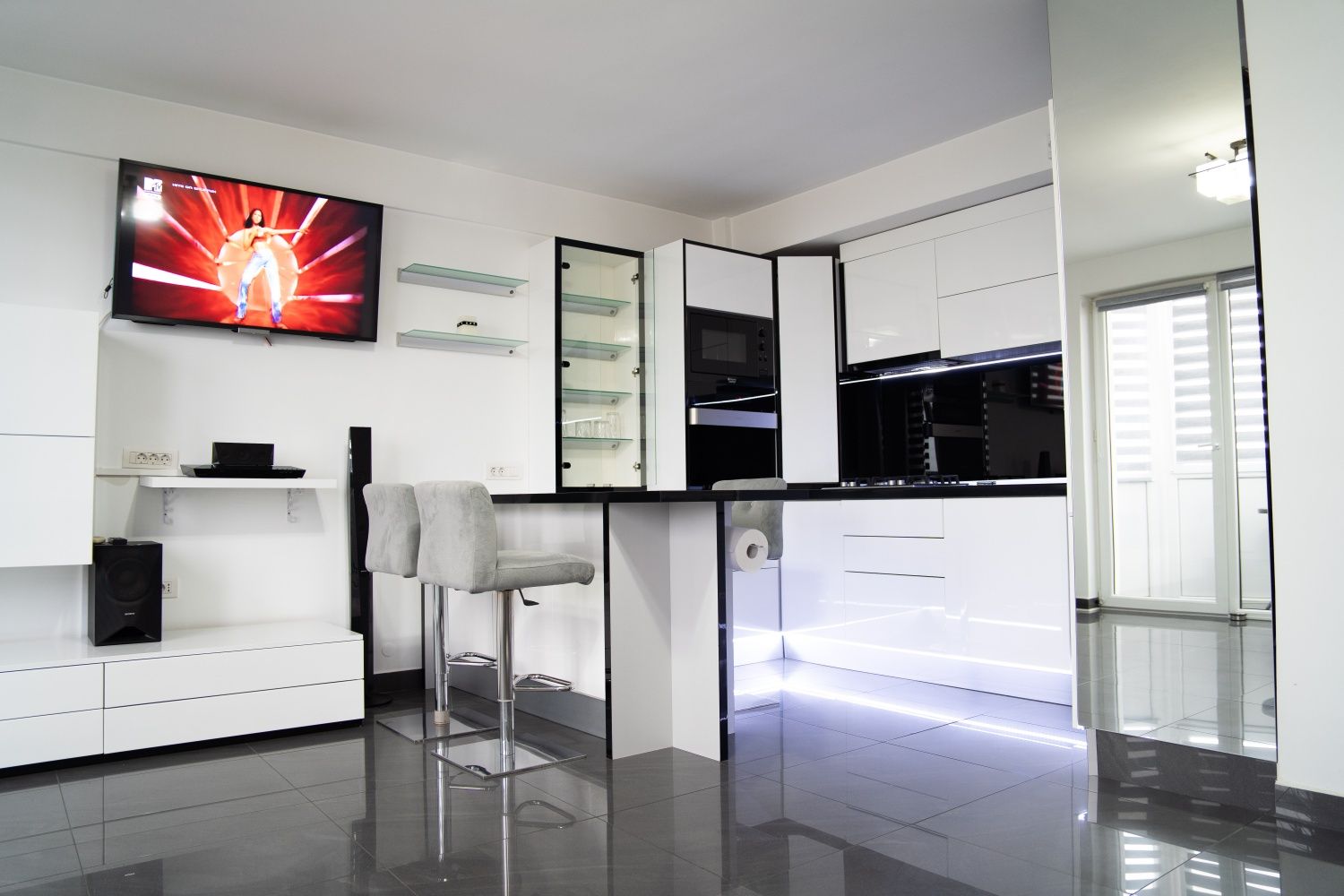 Închiriez apartament 2 camere , cartier Obcini, Suceava