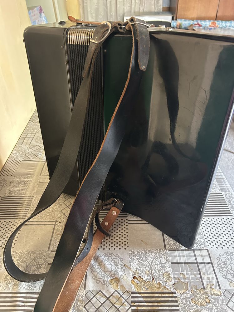 De vanzare Acordeon Weltmeister Meteor