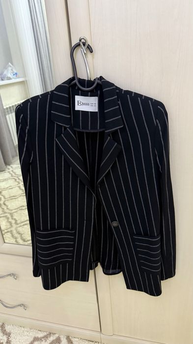 Пиджак в очень хорошем состоянии