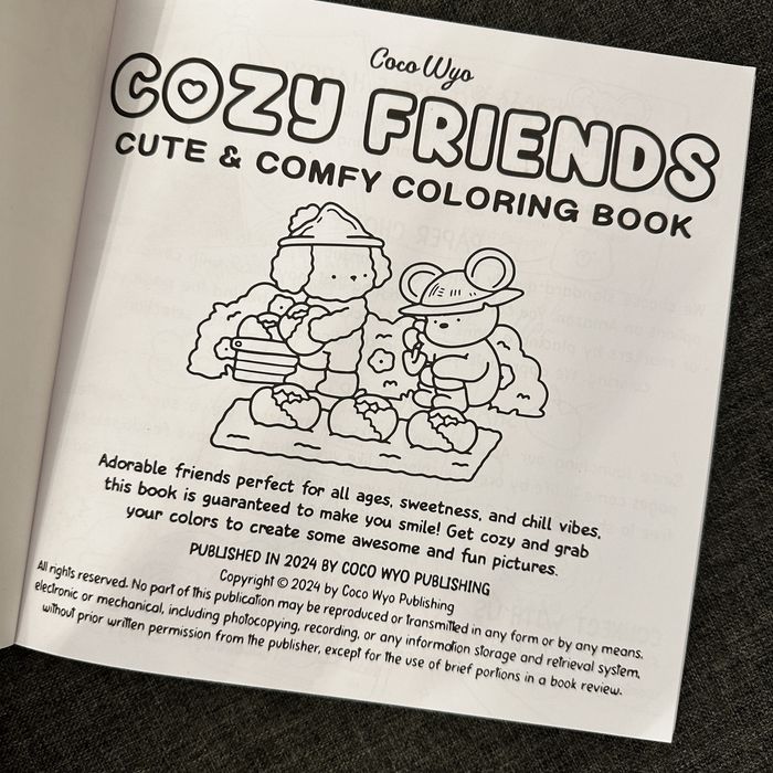 Carte de colorat Cozy Friends de la Coco Wyo
