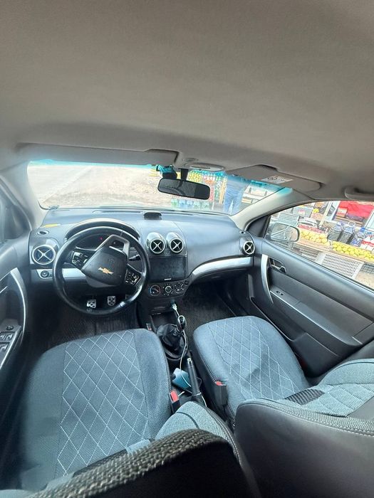 Срочни сотилади нексия 3 краскаси 2 та жойда бор колганжойи тозза Гази