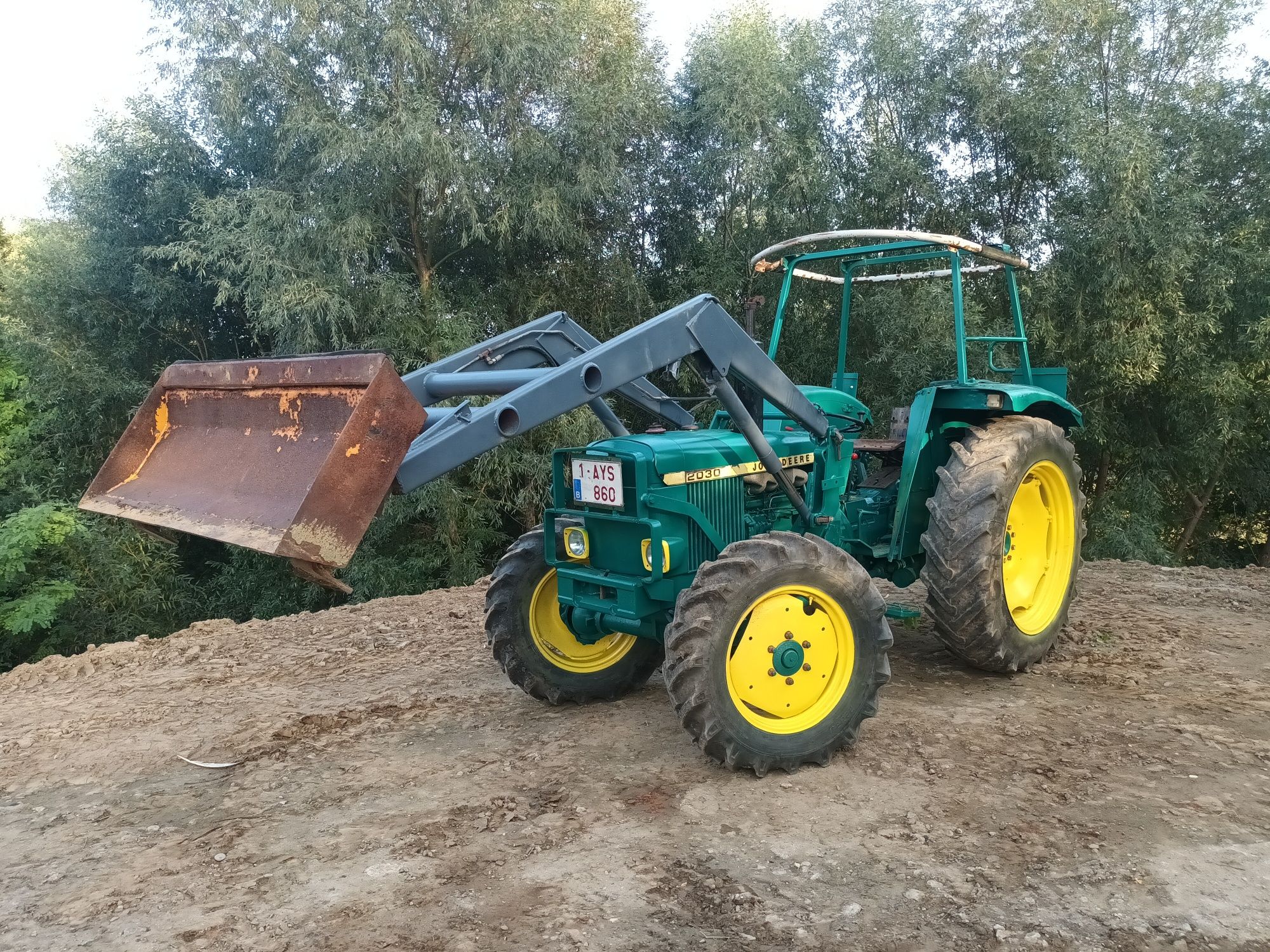 Tractor john deere 20 30 DT cu incarcator