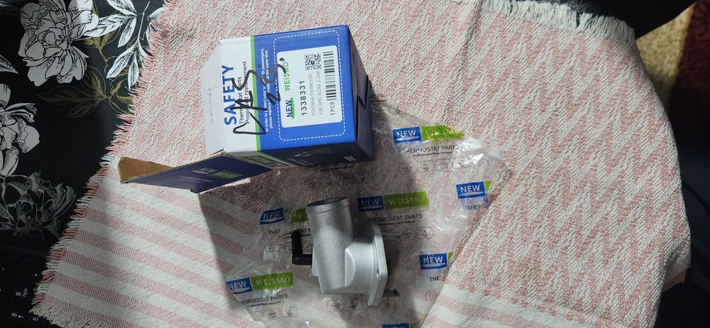 Термостат патрубок охлаждение Ласетти 1.8