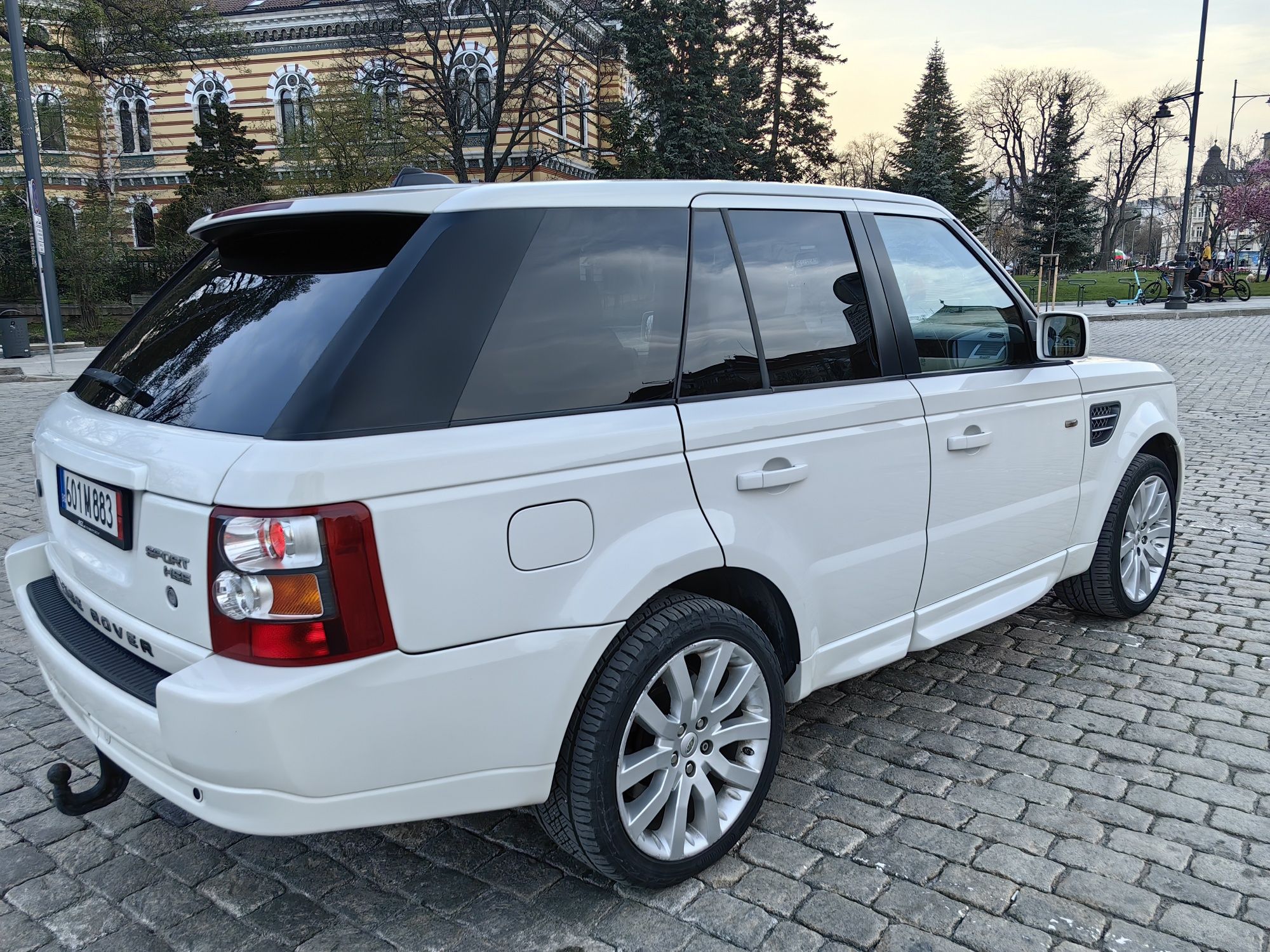 Луксозен автомобил Range Rover под наем с шофьор за сватба, бал