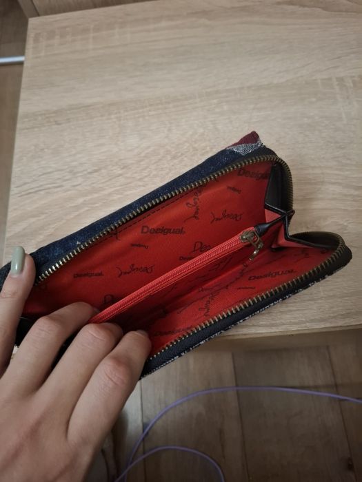 Протмоне Desigual