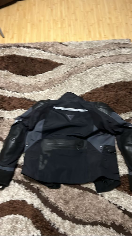 Costum dainese utilizat