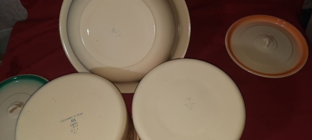 Продаётся советские кухонные посуды.