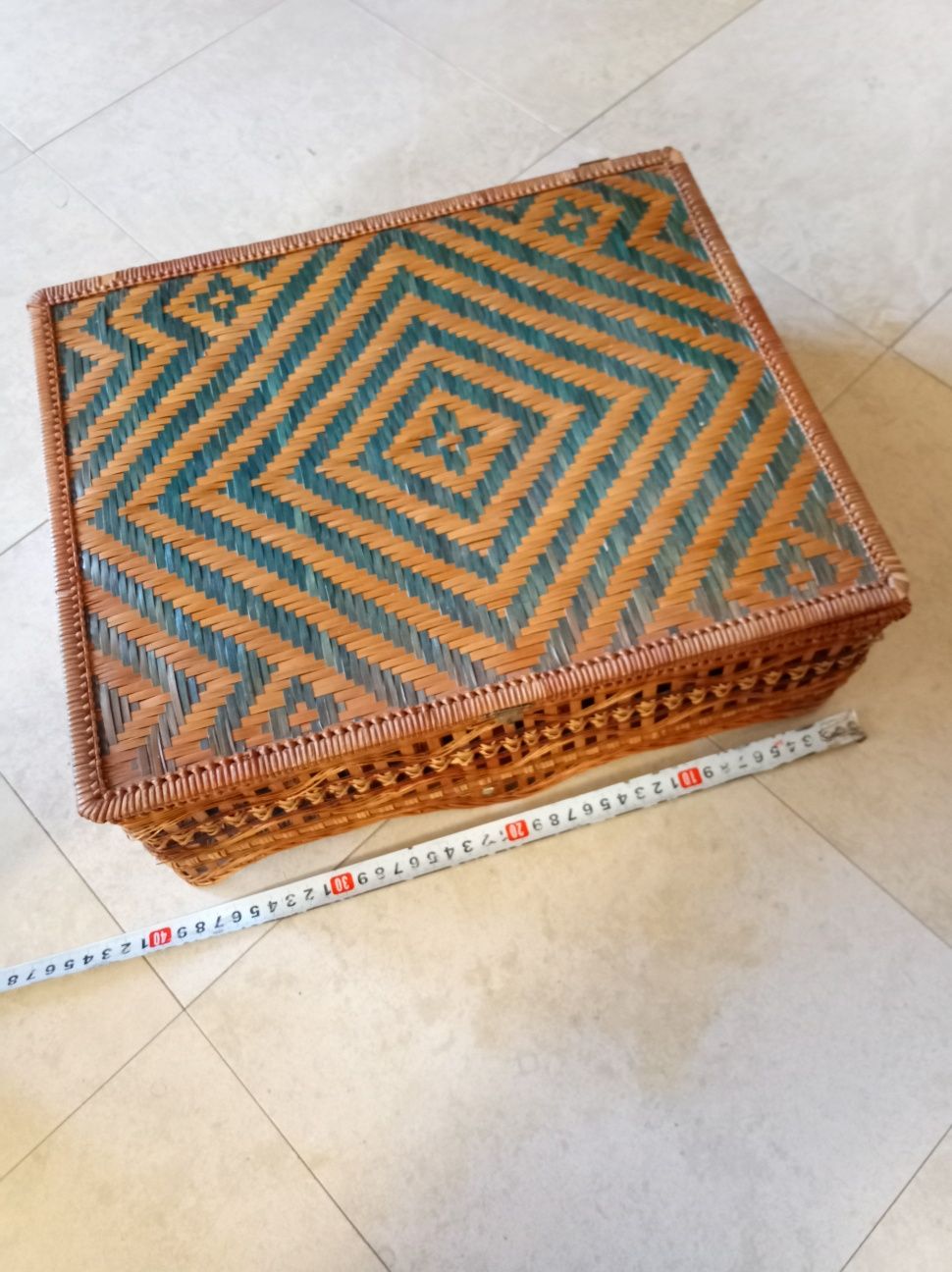 Ратанова кутия с крачета