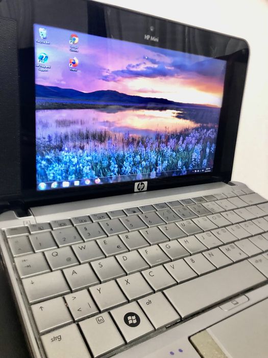Vând laptop HP Mini 2133, stare bună și complet funcțional.