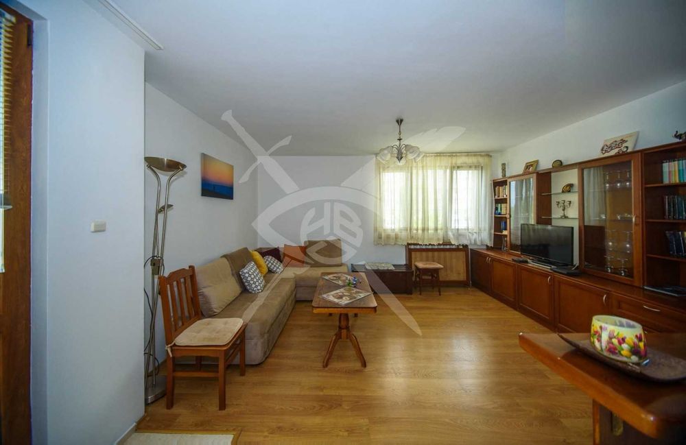 Дава се под наем Двустаен апартамент в София, Лозенец - 61 кв.м за 650 € - Снимка #1