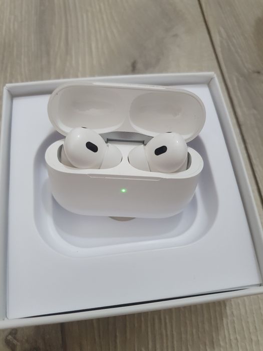 Casti Galaxy Buds 2 si Air Pods 2 pro
