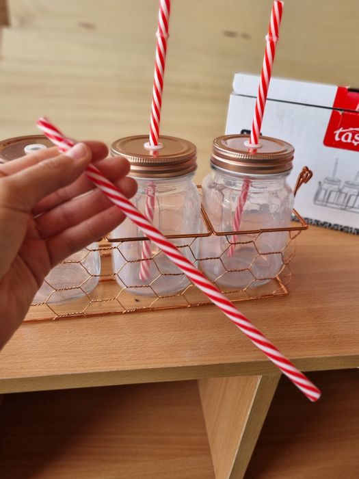 Чаши тип буркан със сламка и поставка